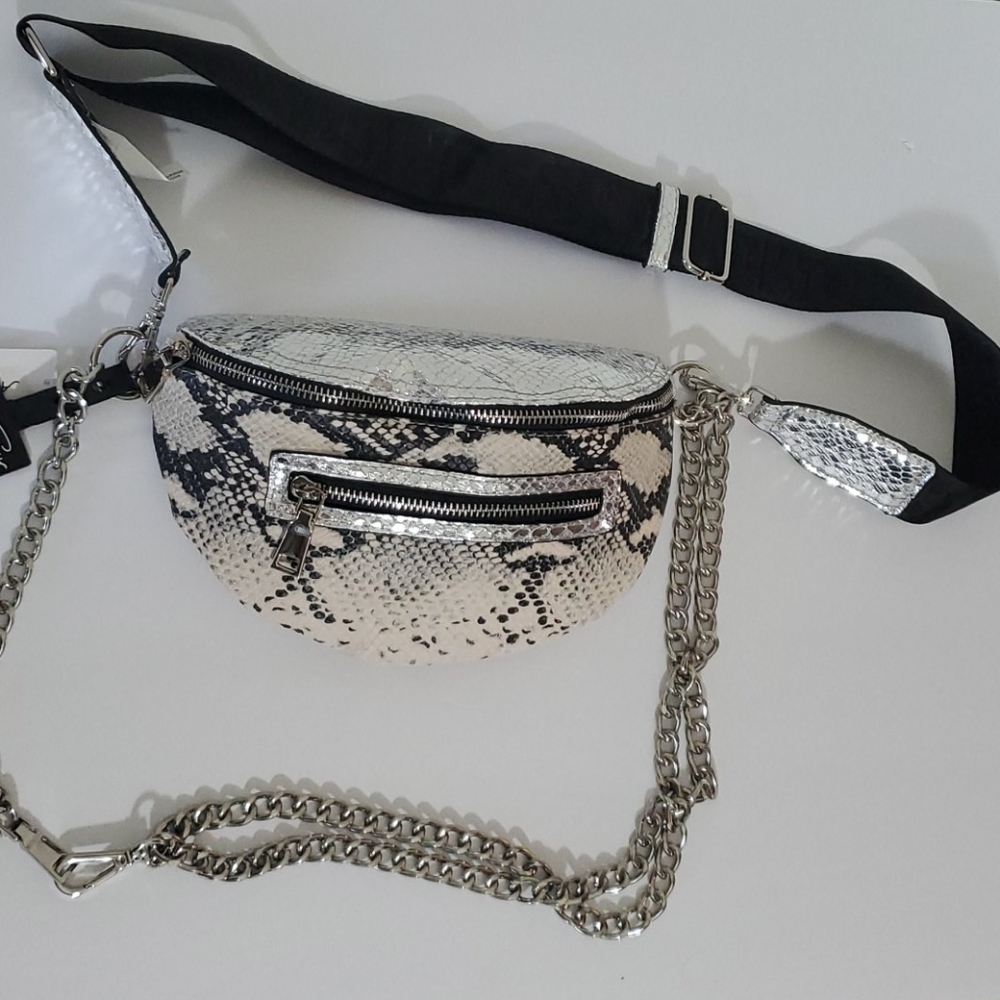 🆕️ Anna & Ava Convertible Belt Bag/Crossbody